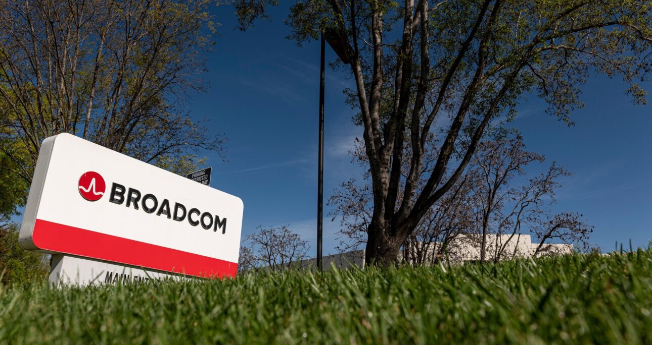 Broadcom presenta chips de red para IA con menor consumo energético